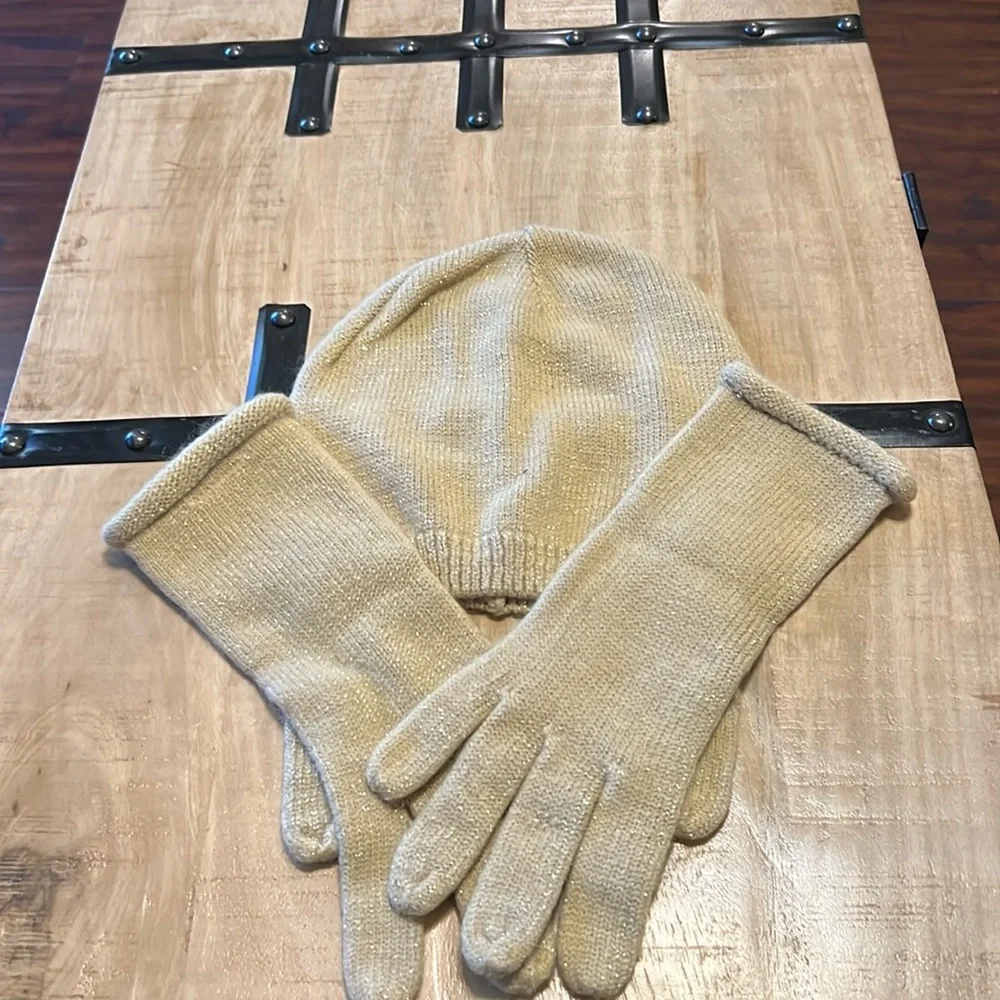 Covington gold hat and scarf set